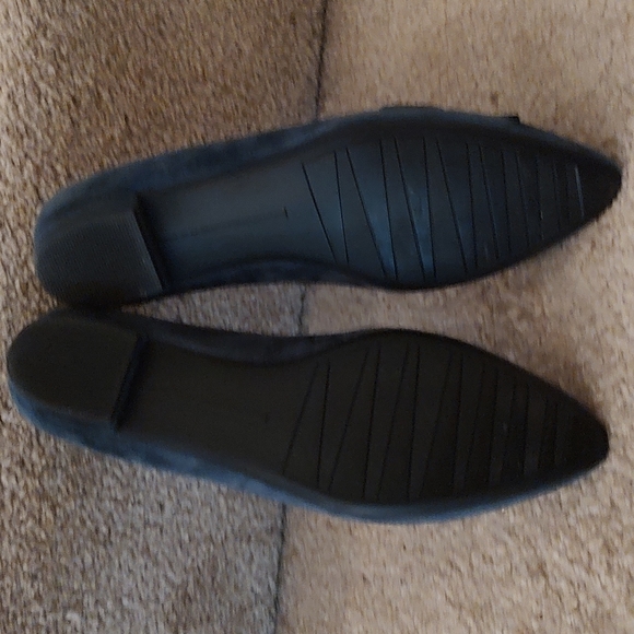 Navy Blue Suede Flats by Vaneli - Size 8N - Picture 11 of 12